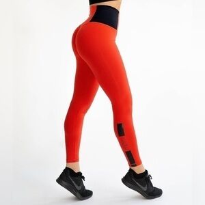 Gavelo POP Red Scrunch Leggings size XXS